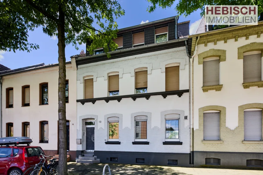 Front - Haus kaufen in Krefeld / Uerdingen - + 3-FAMILIENHAUS IN KR-UERDINGEN + TERRASSE + GARTEN + KÄUFERPROVISIONSFREI +