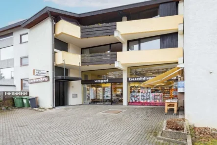 Blick auf die Balkone - Wohnung kaufen in Freiburg im Breisgau - Großzügig, vermietet und in ruhiger Lage