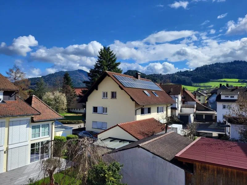 Ausblick - Wohnung kaufen in Gutach - Bezugsfreie Maisonettewohnung mit schönem Ausblick 
