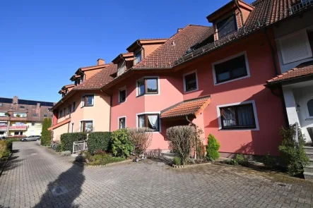 Aussenansicht - Wohnung kaufen in Gutach - Bezugsfreie Maisonettewohnung mit schönem Ausblick 