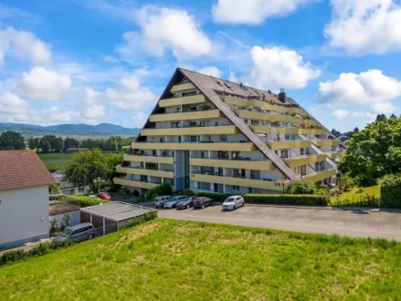 Hausansicht - Wohnung kaufen in Freiburg im Breisgau - Geräumige Etagenwohnung mit großer Terrasse