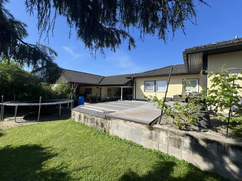 Terrasse - Haus kaufen in Rust - Bungalow mit gehobener Ausstattung:Wohnen in stilvollem Ambiente