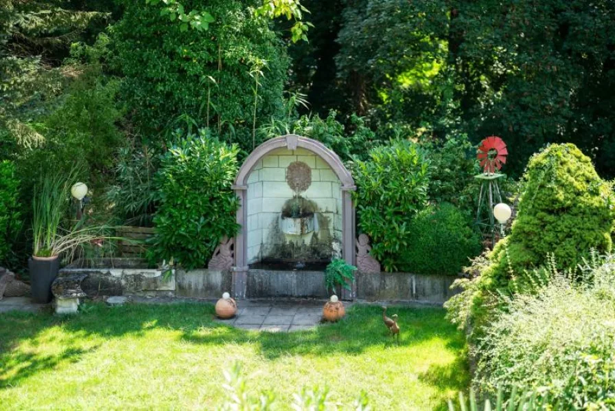 Brunnen im Garten