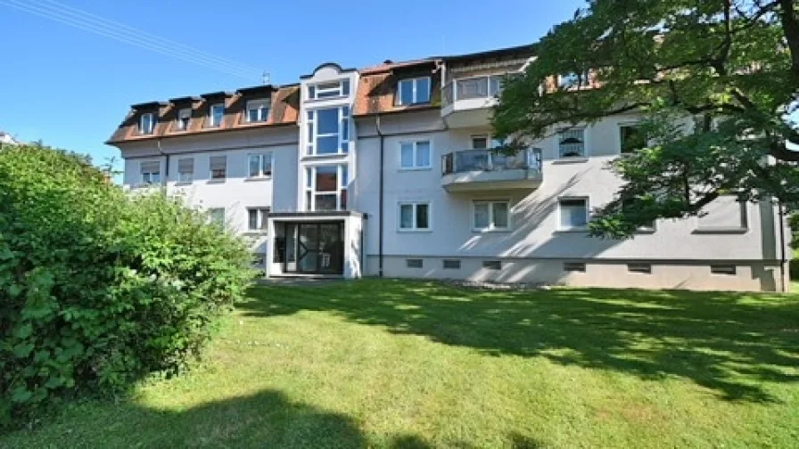 Blick auf den Eingangsbereich - Wohnung kaufen in Waldkirch - Große Innenstadtwohnung mit Aufzug - bezugsfrei -Neue Gas-Hybrid-Wärmepumpe !!