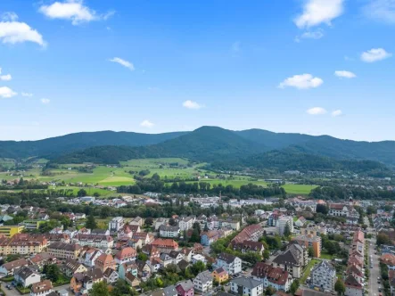 Ausblick - Haus kaufen in Waldkirch - Weitblick bis zum KandelEinfamilienhaus mit Einliegerwohnung - bezugsfrei