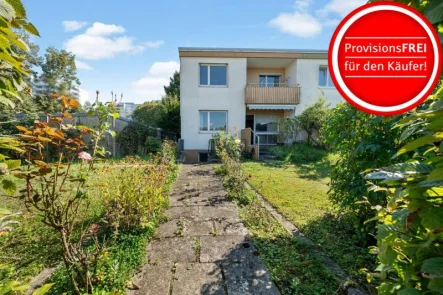 Hausansicht Gartenseite - Haus kaufen in Freiburg im Breisgau - Reihenendhaus/Erbbaurechtmit Potenzial in ruhiger Wohnlage