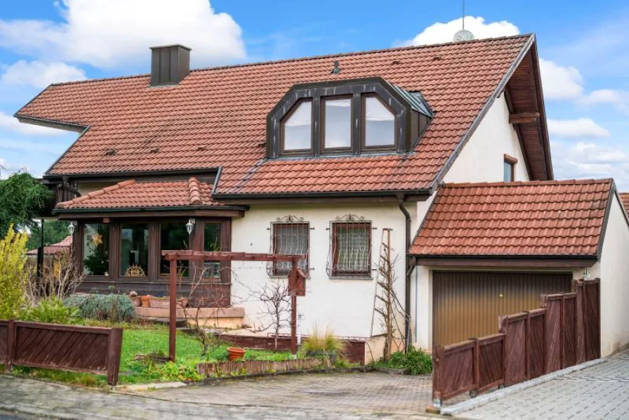 Hausansicht - Haus kaufen in Endingen - Attraktives Ein-/Zweifamilienhaus in Bestlage – Ihr perfektes Zuhause