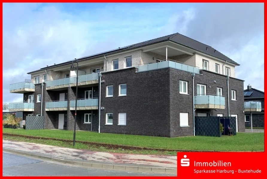 Außenansicht - Wohnung mieten in Tostedt - Großzügig mit sonniger Dachterrasse!