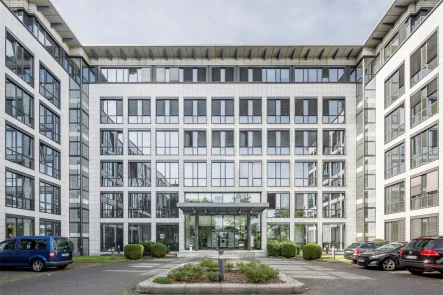 Foto außen - Büro/Praxis mieten in Neu-Isenburg - KLE!N - Provisionsfrei - Moderne Architektur mit großzügiger Verglasung
