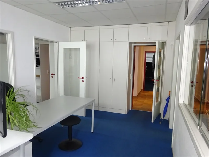 Büro 6