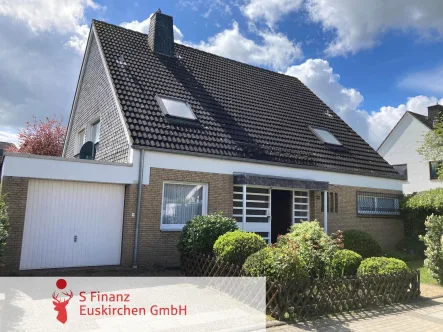  - Haus kaufen in Euskirchen - Euskirchen-Südstadt: teilvermietetes Zweifamilienhaus mit Garten und Garage! 360° Begehung