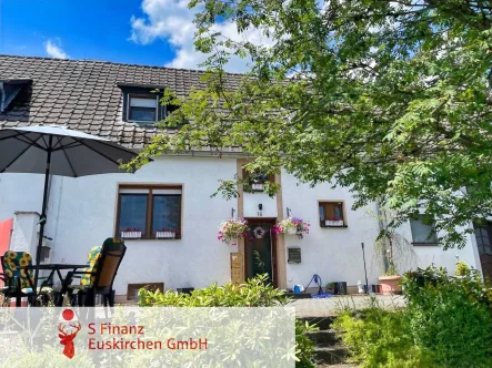 Außenansicht - Haus kaufen in Hellenthal - EINZIEHEN & WOHLFÜHLEN!  So einfach kann es sein - Egal, ob zum Dauerwohnen oder als Ferienhaus