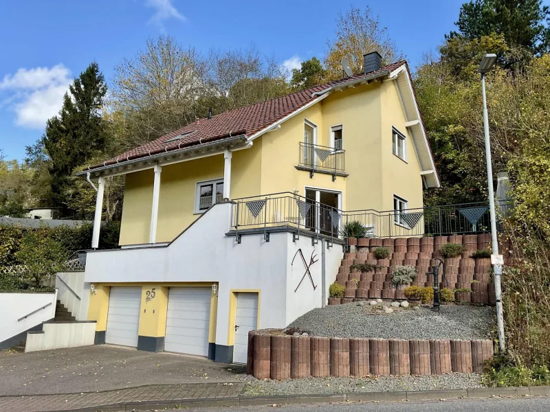  - Haus kaufen in Nettersheim - Nettersheim-Holzmülheim: Gemütliches Einfamilienhaus mit Garten und Kamin in idyllischer Umgebung!