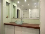 Gäste-WC mit Dusche