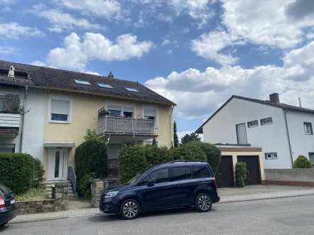 Hausansicht - Wohnung mieten in Budenheim - Ihr neues Zuhause: Gemütliche Dachgeschosswohnung in Budenheim