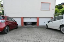 Gut anfahrbare Garage