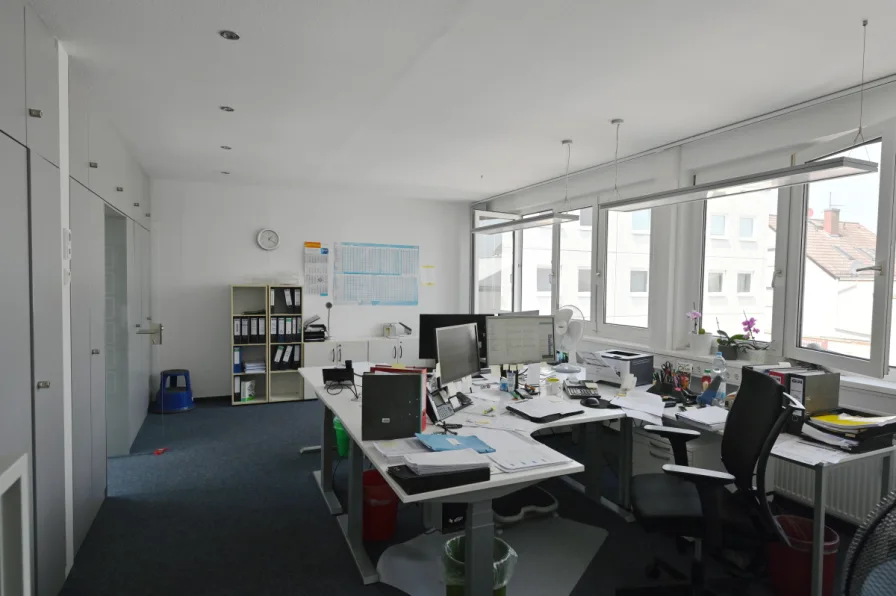 Büro 1