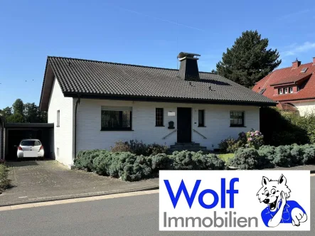 Strassenansicht - Haus kaufen in Kirchlengern - Leider schon RESERVIERT ! Bungalow im Zentrum von Kirchlengern