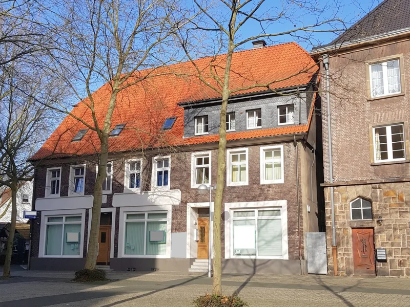 Hausansicht - Wohnung mieten in Datteln - Helle Mietwohnung mit Einbauküche im Herzen von Datteln - direkt am historischen Markt!