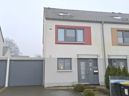 Hausansicht - Haus kaufen in Marl - Modernes, energiesparendes Einfamilienhaus in ruhiger Spielstraße von Marl-Drewer!