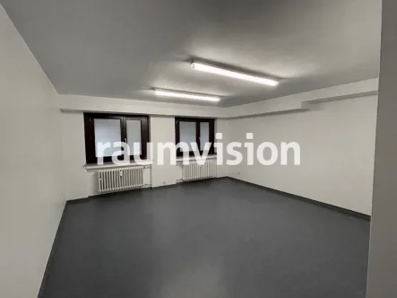 Büro-/Besprechungsraum - Büro/Praxis mieten in Solingen - Ihr neues Bürogebäude: Ca. 217,00 m² Fläche mit Einbauküche 