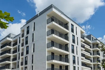 Außenansicht 1 - Wohnung kaufen in Schönefeld - Barrierefreie 3-Zimmer Wohnung mit Balkon in guter Lage - jetzt einziehen und wohlfühlen