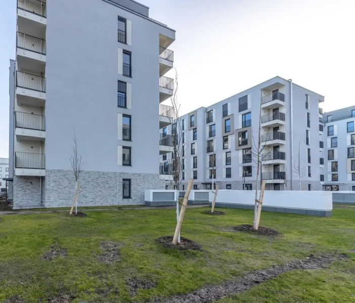 Neue Mitte Schönefeld Außenansicht (6) Dez. 2023 - Wohnung kaufen in Schönefeld - *NEUE MITTE SCHÖNEFELD* Kompakte 3-Zimmer Eigentumswohnung mit Balkon