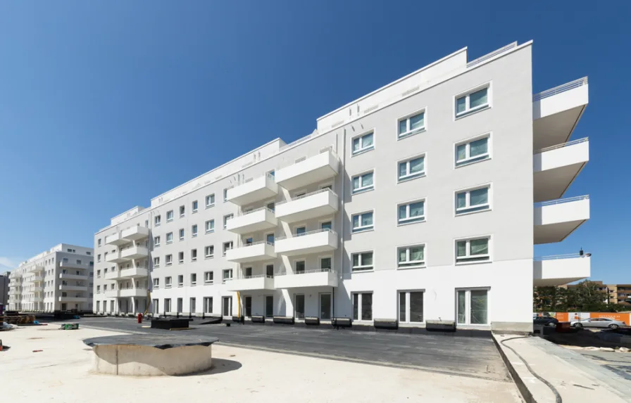 Außenansicht 1 - Wohnung kaufen in Berlin - Family first! Tolle 4 Zimmer-Wohnung mit zwei Bädern und Balkon an der Havel