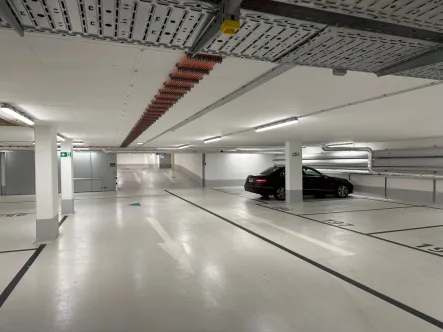 Tiefgarage Neue Mitte Schönefeld (10) - Garage/Stellplatz kaufen in Schönefeld - *Behindertengerechter Stellplatz im Quartier BUWOG NEUE MITTE SCHÖNEFELD*