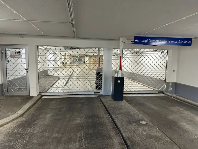 Tiefgarage Neue Mitte Schönefeld (12) - Garage/Stellplatz kaufen in Schönefeld - Extrabreiter PKW-Stellplatz in der Tiefgarage im Neubau-Quartier in Schönefeld!