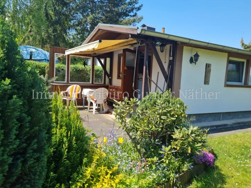 Sonnenansicht - Haus kaufen in Machern - Wochenendgrundstück mit Bungalow in Machern