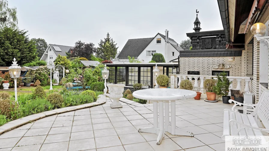 Gartenterrasse - Haus kaufen in Düsseldorf Vennhausen - Traumhaftes Wohnen in Düsseldorf-Vennhausen: Charmantes Einfamilienhaus in ruhiger Lage