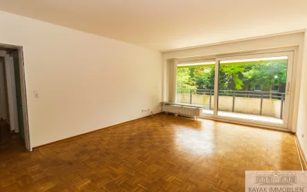 Wohnzimmer - Wohnung mieten in Düsseldorf Urdenbach - Schöne 2-Zimmer-Wohnung in Urdenbach mit großem Balkon und Wellnessbereich im Gebäude