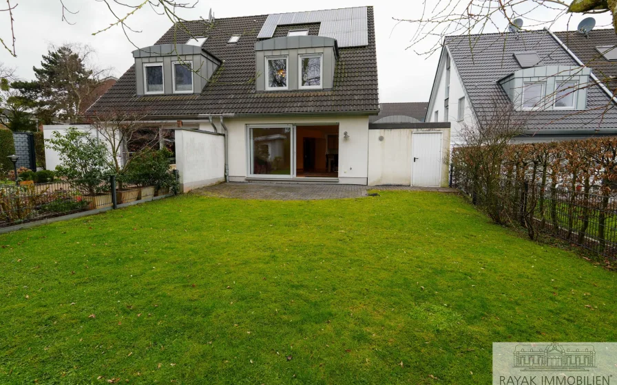 Garten - Haus mieten in Düsseldorf / Holthausen - Moderne Doppelhaushälfte mit 5,5 Zimmern, Garten und  Garage in Holthausen