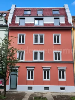 Ansicht Haupteingang - Wohnung kaufen in Konstanz - Kernsanierte 3-Zi.-DG-Wohnung im schönen Jugendstilhaus in KN-Petershausen