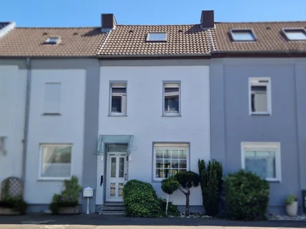 Straßenansicht - Haus kaufen in Düren-Niederau - "Gepflegtes Reihenmittelhaus für die kleine Familie!"