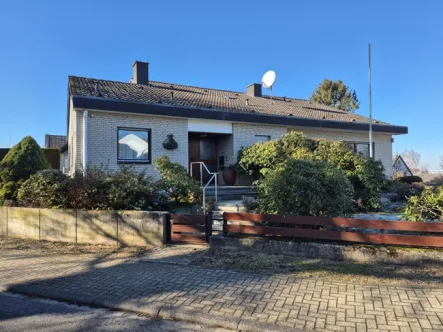 Straßenansicht - Haus kaufen in Nideggen - "Freistehender Bungalow!"