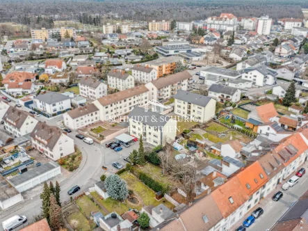 Schmidt & Schurig Immobilien - Haus kaufen in Hockenheim - Provisionsfreie Kapitalanlage! 12 Wohnungen in zwei Mehrfamilienhäuser.