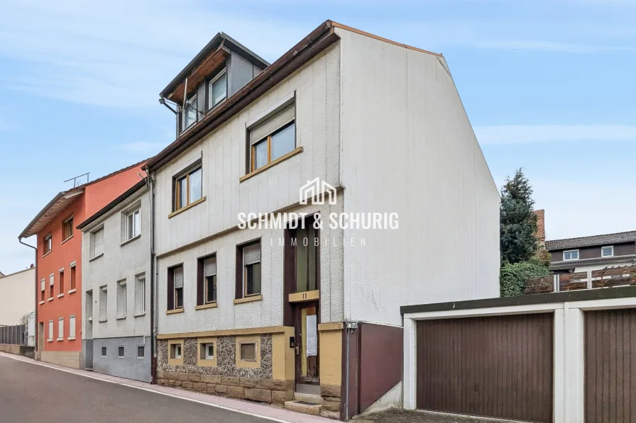 Schmidt & Schurig Immobilien - Haus kaufen in Pforzheim / Eutingen an der Enz - Doppelhaushälfte mit historischem Charme und Gestaltungspotenzial.