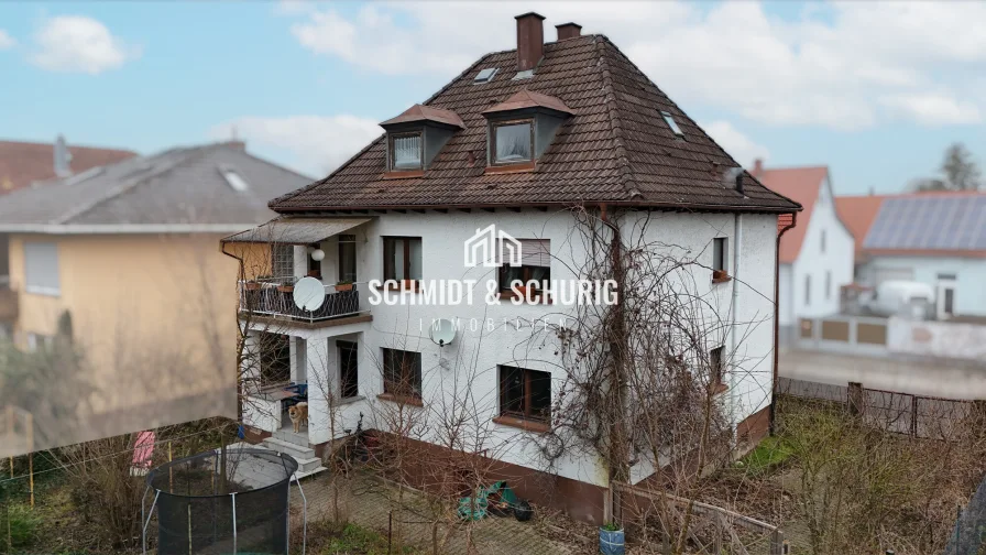 Schmidt & Schurig Immobilien - Haus kaufen in Bad Schönborn - Zweifamilienhaus in Bad Schönborn – Ideal für Individualisten und Handwerker.