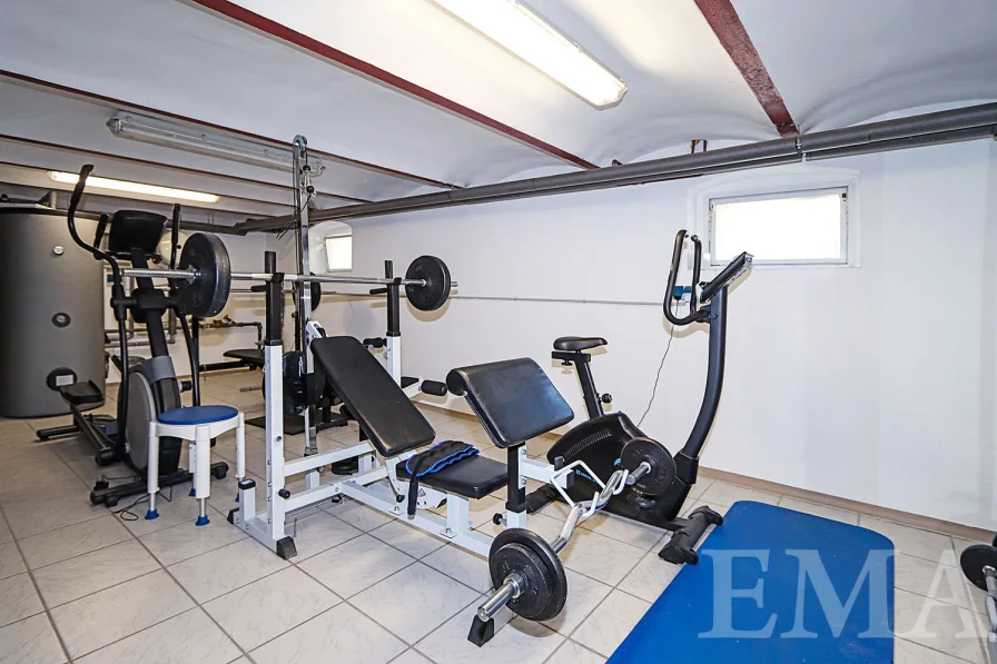 Fitnessraum im Keller