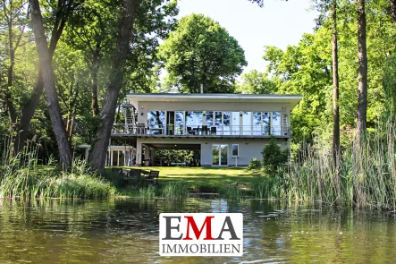 Haus am See zur Vermietung in Falkensee - Haus mieten in Falkensee - Vermietung einer einzigartigen Bauhaus-Villa mit Seezugang