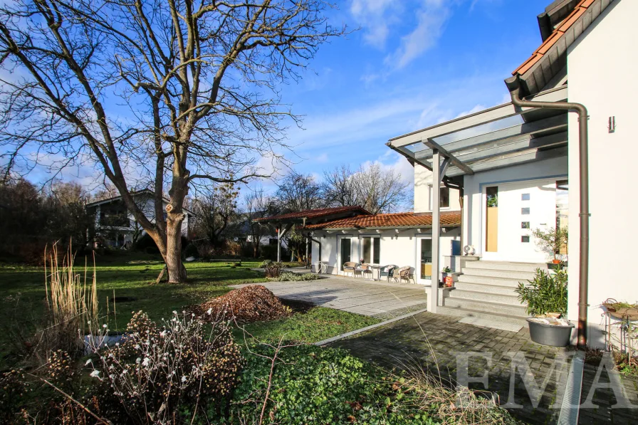 Garten mit Terrasse