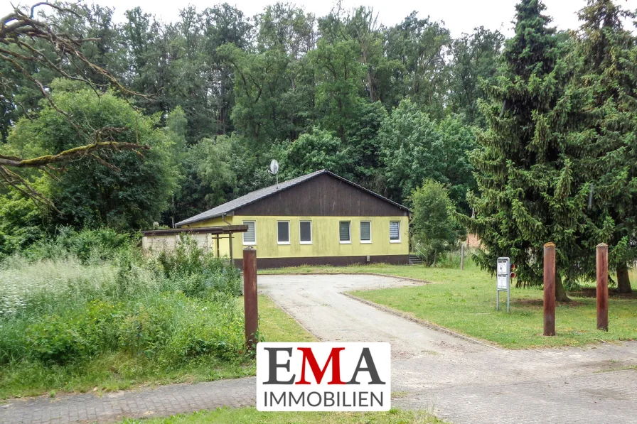 Mehrfamilienhaus in Kamern - Haus kaufen in Kamern - Voll vermietetes Vier-Parteien-Haus in idyllischer Lage