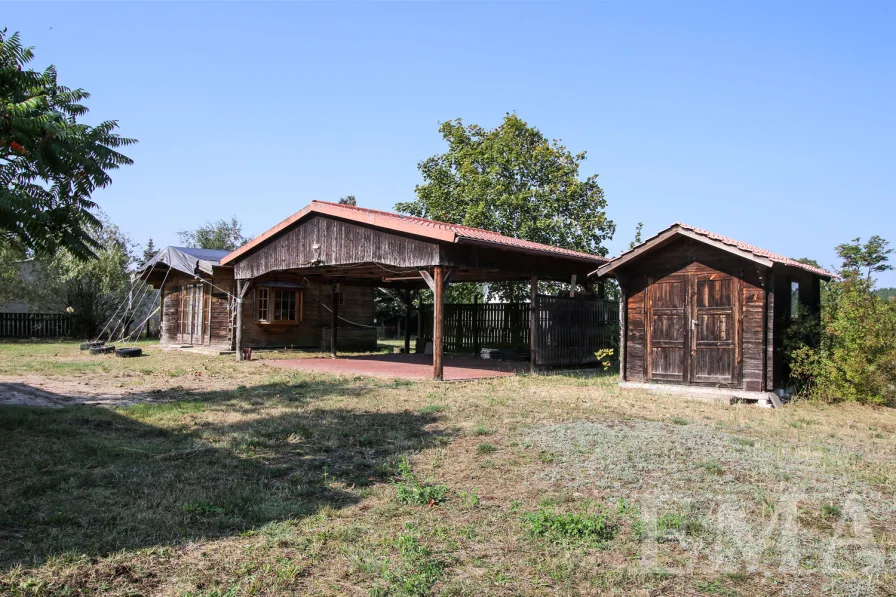 Doppelcarport und Gerätehaus