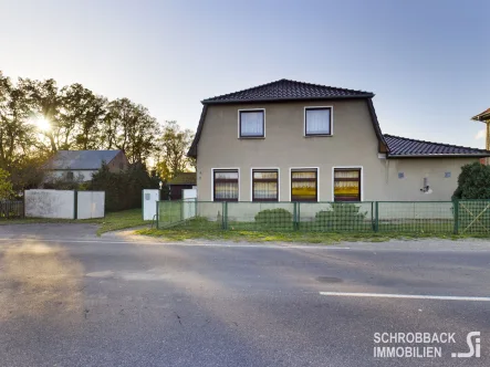 Straßenansicht - Haus kaufen in Grünheide (Mark) - Wohnhaus mit Option zur gewerblichen Nutzung