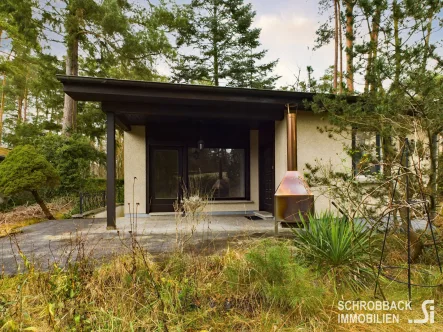 Wochenendhaus mit teilweise überdachter Terrasse - Grundstück kaufen in Grünheide (Mark) - Wohnen oder Wochenendruhe nahe dem Möllensee