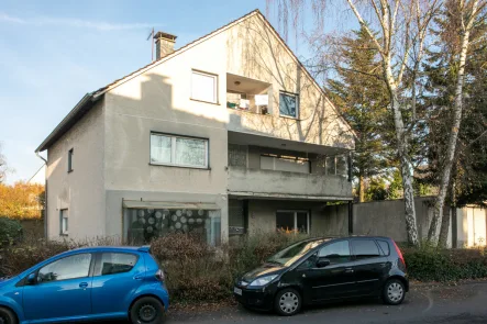 Ist-Zustand - Haus kaufen in Rösrath - Rösrath-Zentrum: Großzügiges Mehrfamilienhaus mit Erweiterungsmöglichkeit gemäß Baugenehmigung