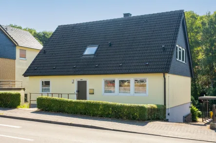Titel - Haus kaufen in Kürten - Kürten-Dürscheid: Großes Fertighaus in guter Lage