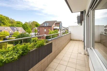 Titelfoto - Zinshaus/Renditeobjekt kaufen in Leverkusen - Bezugsfreie und großzügige 3-Zimmer-Wohnung in Bestlage von Schlebusch!